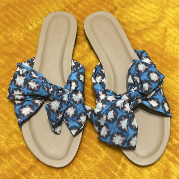 Loft Bow-Tie Floral Print Slip-On Sandals Size 9.5 NWT - Picture 2 of 6
